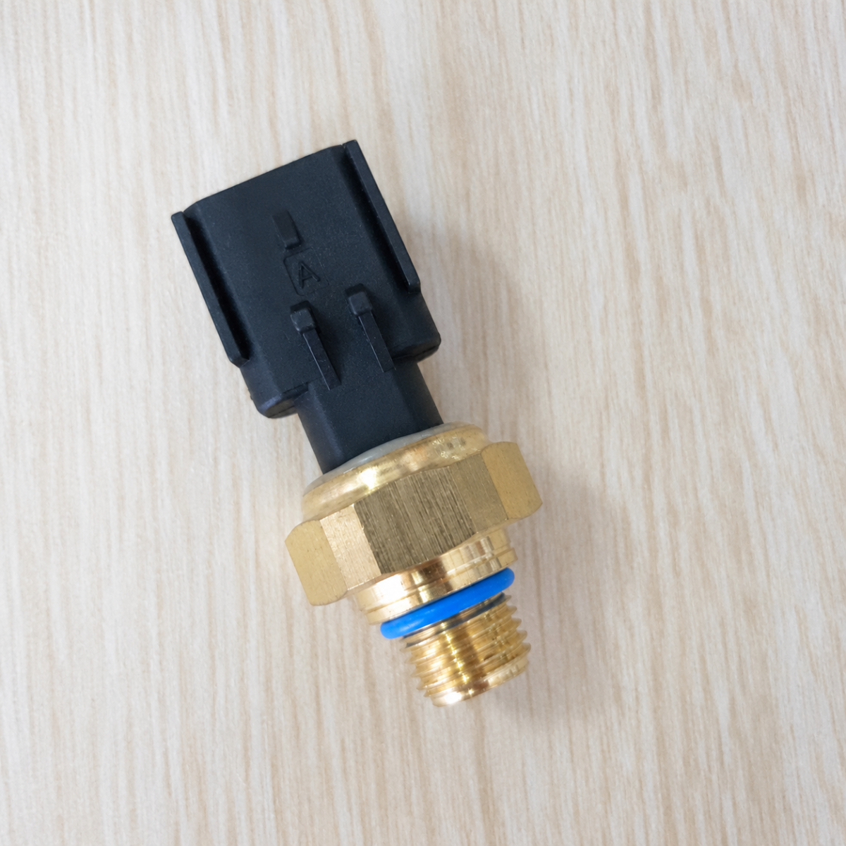 Cảm biến áp suất nhớt động cơ PC400-8